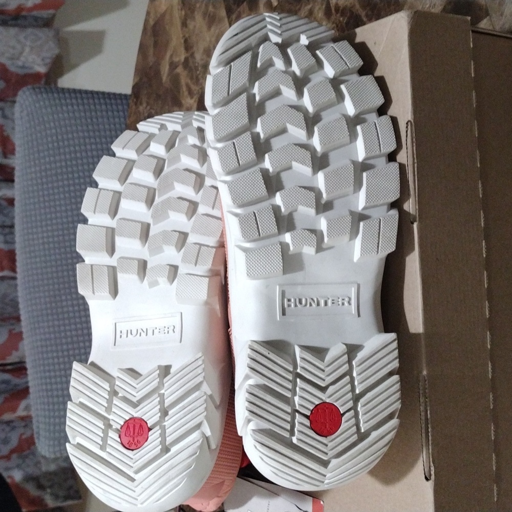 Hunter Pink Winter Boots - Picture 7 of 9